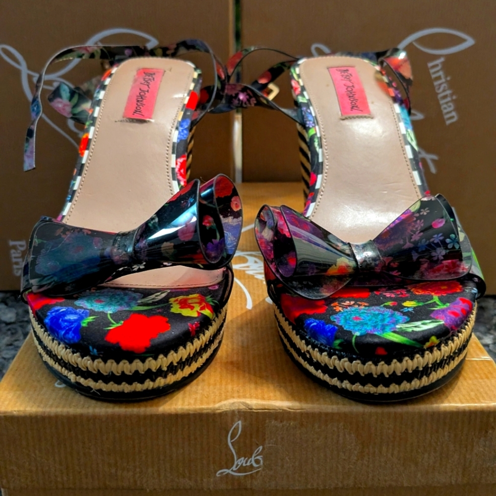 Betsey Johnson Wedges